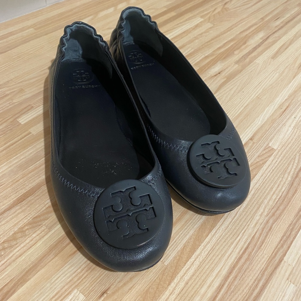 Tory Burch Navy Flats - Very Good Condition (Size 7.5)